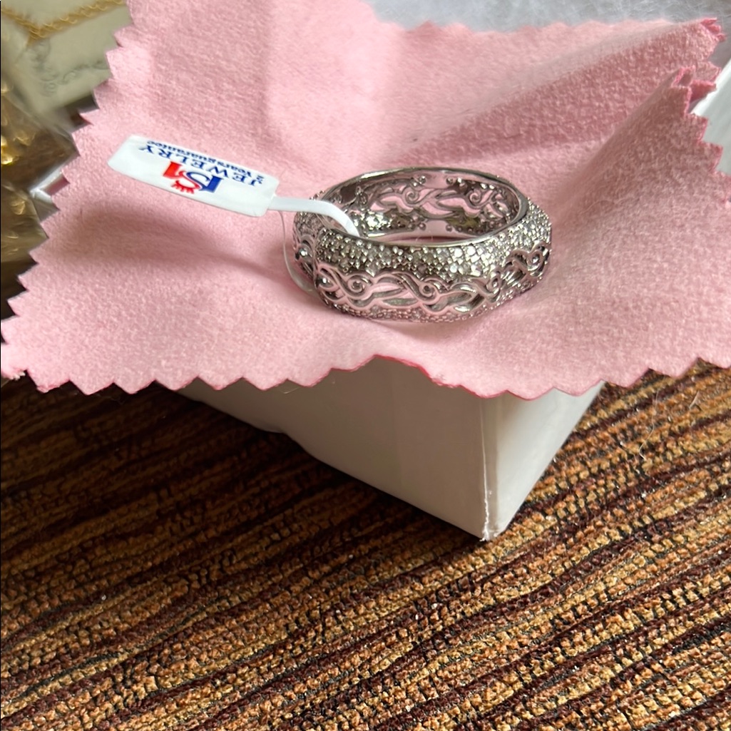 Elegant Silver Women's Ring